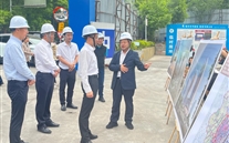 大渡口区常务副区长谢小刚调研ng28南宫中心项目，共破建设难题促发展
